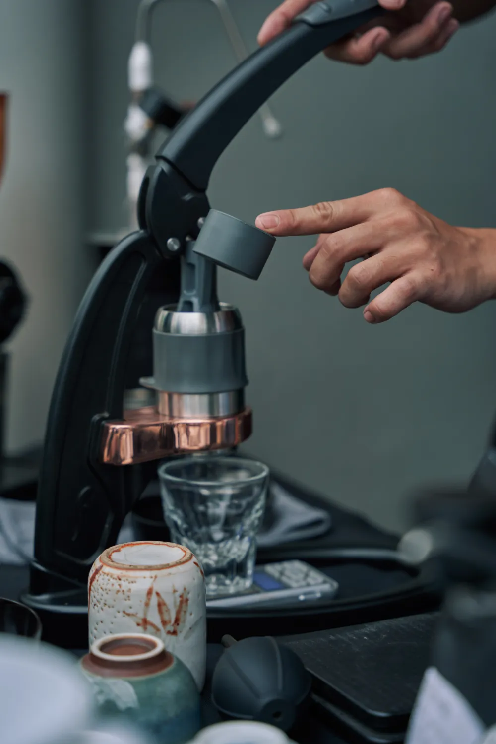 Espresso Druck per Hand mit Handhebelmaschine